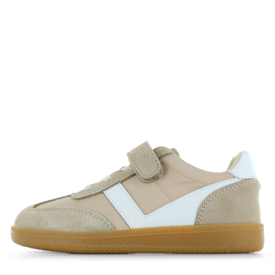 Go Banana’s beige sneaker
