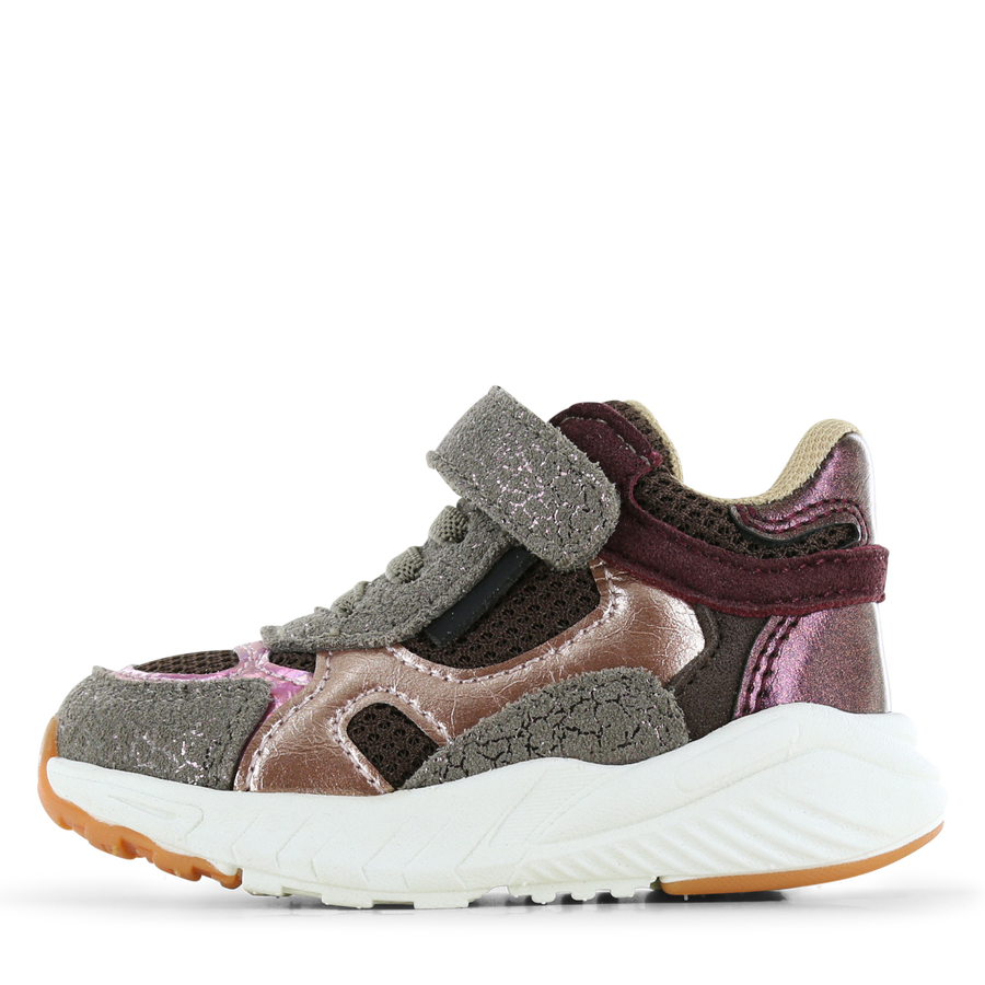 Go Banana’s bordeaux sneaker