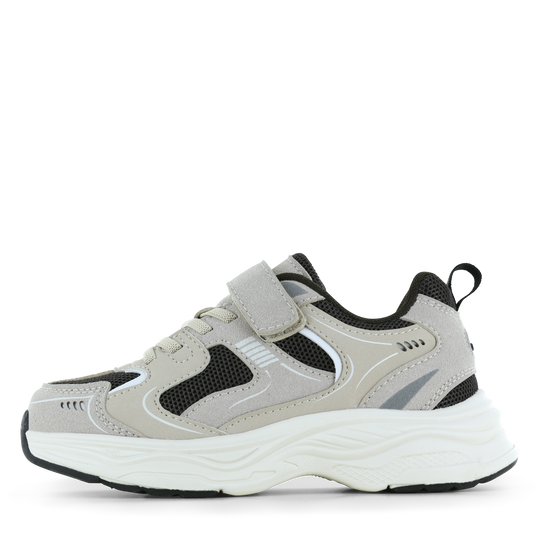 Go Banana’s beige sneaker